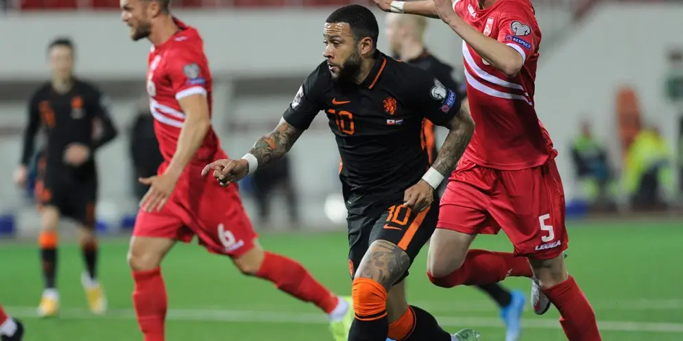 Maldini Terus Bujuk Memphis Depay Agar Berlabuh ke Milan